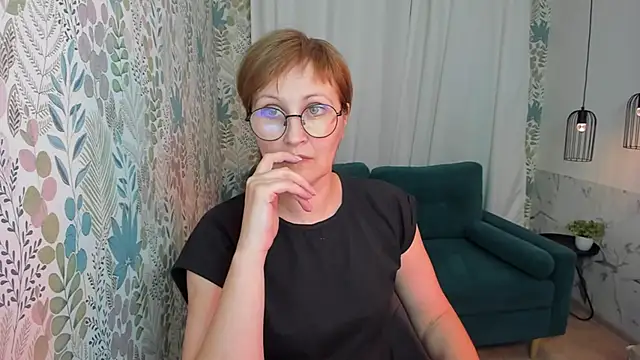 Paris Cherry online show from February 20, 2025, 7:19 pm