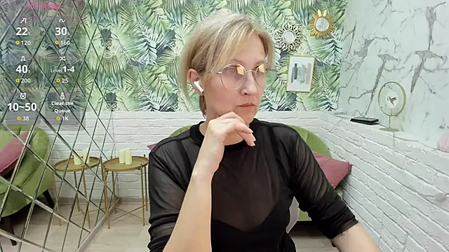 Paris Cherry online show from September 27, 2025, 8:14 pm