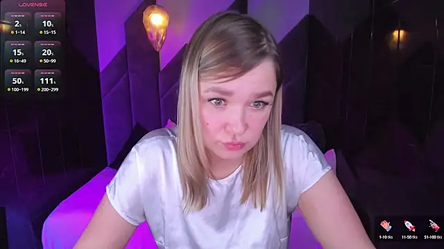 Snapshot of BellaDreamy chatting on March 12, 2025, 11:53 am BellaDreamy online show from March 12, 2025, 11:53 am