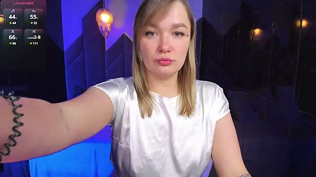 Snapshot of BellaDreamy chatting on March 17, 2025, 8:09 pm BellaDreamy online show from March 17, 2025, 8:09 pm