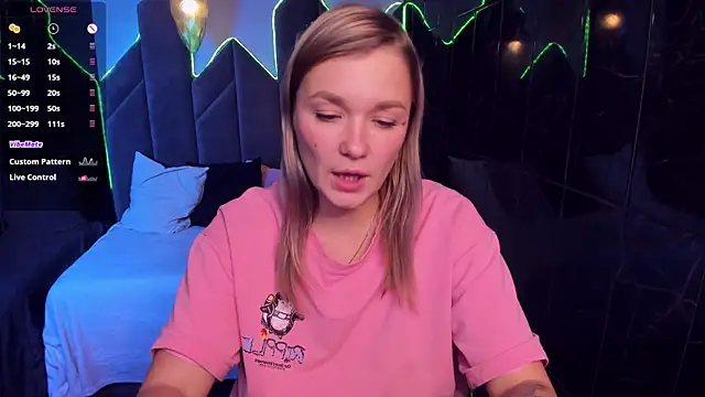 Snapshot of BellaDreamy chatting on September 30, 2025, 6:13 pm BellaDreamy online show from September 30, 2025, 6:13 pm