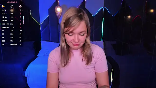 Snapshot of BellaDreamy chatting on October 17, 2025, 5:21 am BellaDreamy online show from October 17, 2025, 5:21 am