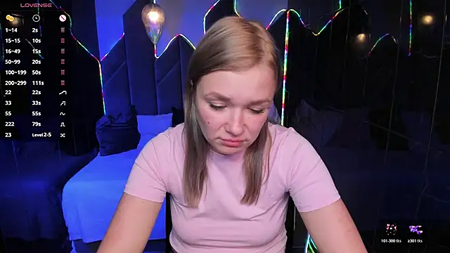 Snapshot of BellaDreamy chatting on October 21, 2025, 5:35 pm BellaDreamy online show from October 21, 2025, 5:35 pm