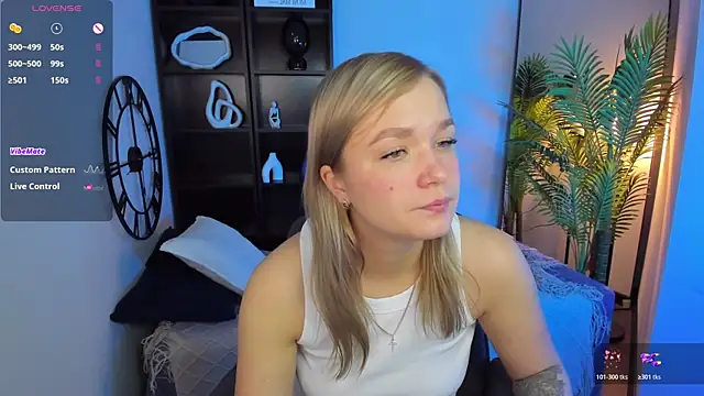 Snapshot of BellaDreamy chatting on November 14, 2025, 9:19 am BellaDreamy online show from November 14, 2025, 9:19 am