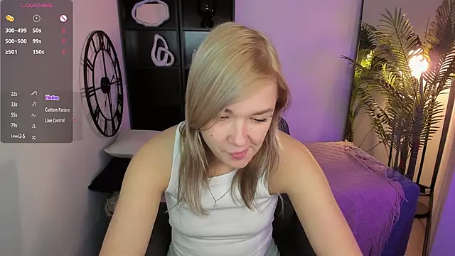 Snapshot of BellaDreamy chatting on November 27, 2025, 9:22 am BellaDreamy online show from November 27, 2025, 9:22 am