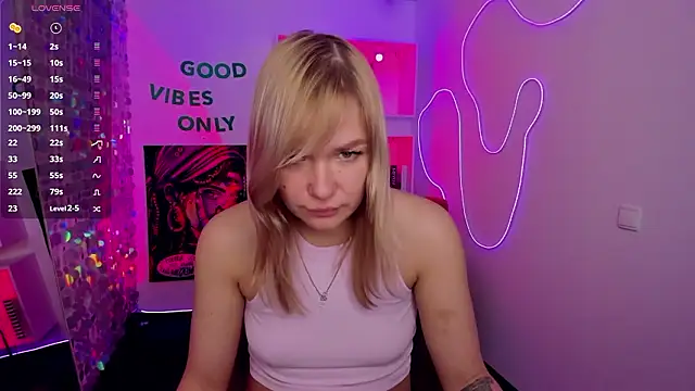 Snapshot of BellaDreamy chatting on February 25, 2026, 8:57 am BellaDreamy online show from February 25, 2026, 8:57 am