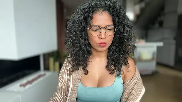 illaroom online show from December 16, 2025, 6:24 pm