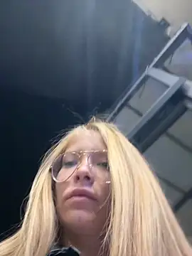 AnastasiaAniess online show from September 28, 2025, 8:47 pm