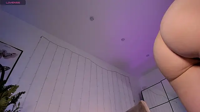 LilianKroft online show from September 12, 2025, 11:43 am