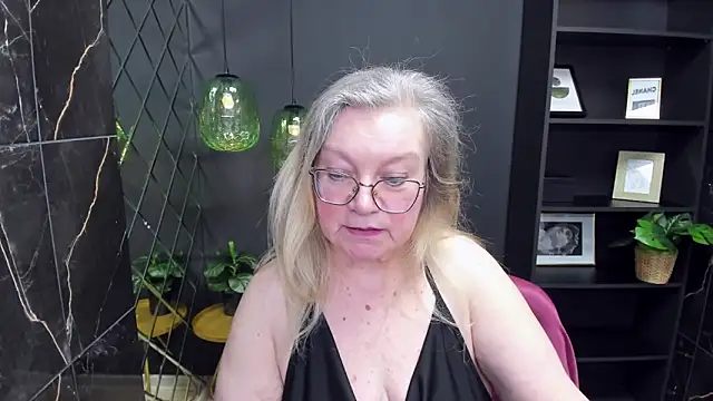 NataliMellow online show from March 7, 2025, 4:22 pm