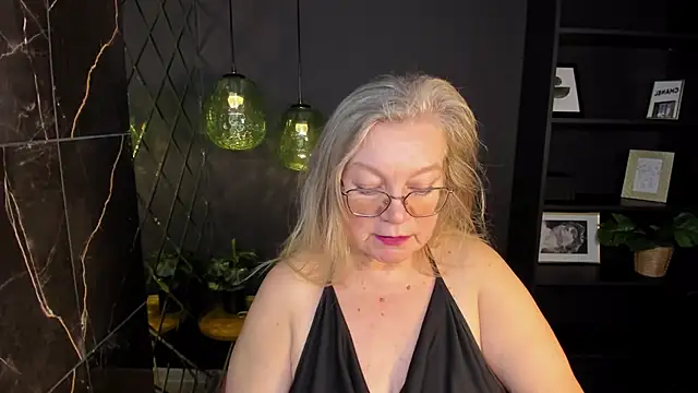 NataliMellow online show from November 23, 2025, 1:11 pm