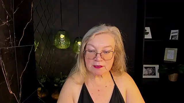 NataliMellow online show from November 24, 2025, 1:11 pm