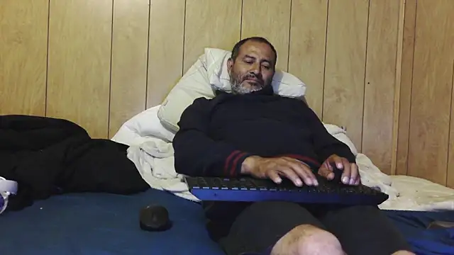 dantehot2020 online show from November 5, 2025, 5:07 am