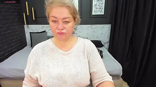 JenniferLight online show from February 3, 2025, 8:13 pm