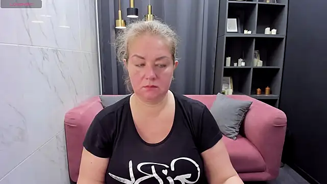 JenniferLight online show from February 6, 2025, 8:23 pm
