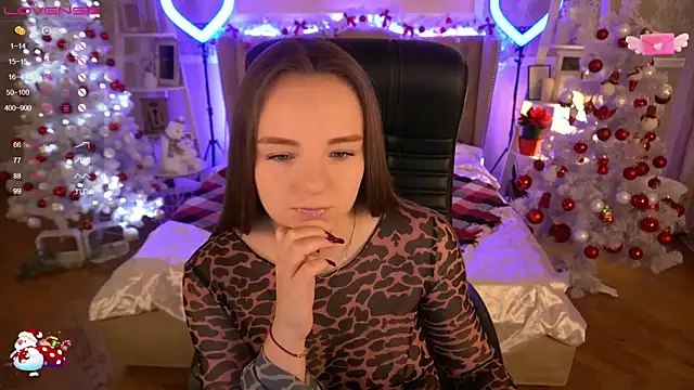 FoxyShy online show from December 14, 2024, 6:35 am