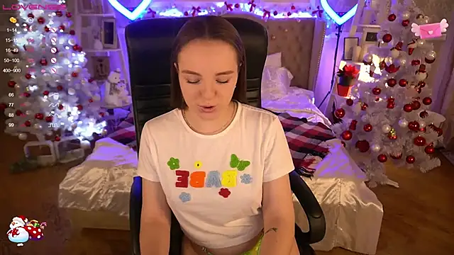 FoxyShy online show from December 14, 2024, 12:44 pm
