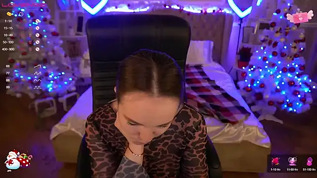 FoxyShy online show from December 22, 2024, 12:49 pm