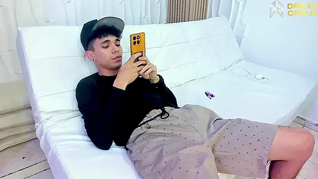 AmazingPartys online show from February 20, 2026, 2:41 am