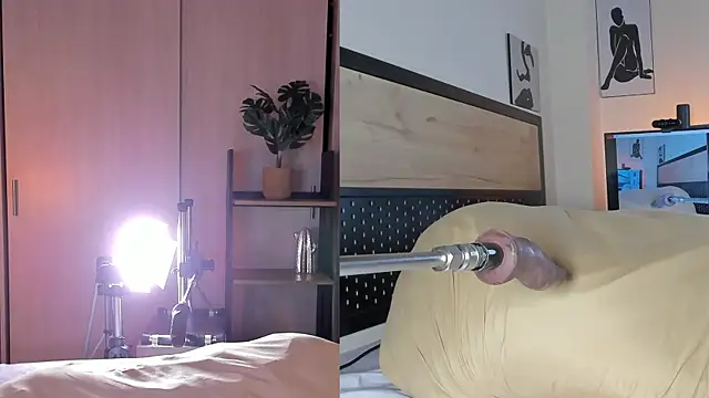 Snapshot of cinnamon_afrodit chatting on February 3, 2025, 10:43 pm cinnamon afrodit online show from February 3, 2025, 10:43 pm