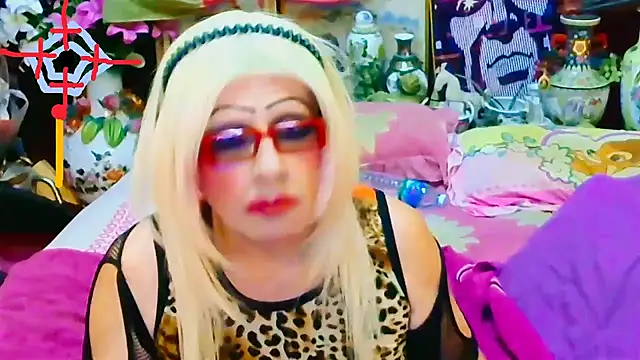 Goldeena online show from September 20, 2025, 9:49 pm