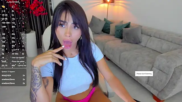 Snapshot of Sarah_Stone_ chatting on February 27, 2025, 2:32 am Sarah Stone online show from February 27, 2025, 2:32 am
