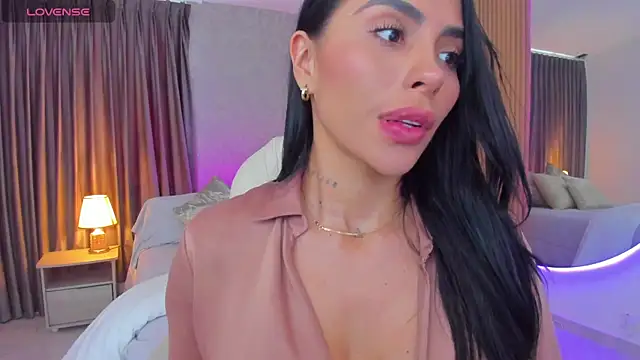 Sarah Stone  online show from October 2, 2025, 7:54 pm