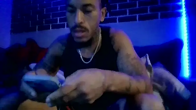 Snapshot of BigWayneBabyXXX chatting on October 27, 2025, 1:37 pm BigWayneBabyXXX online show from October 27, 2025, 1:37 pm