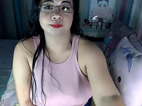 hersheykisses07 online show from February 26, 2026, 3:16 am