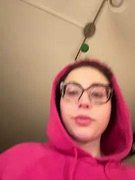 Snapshot of ladyturtle chatting on March 21, 2026, 8:23 pm ladyturtle online show from March 21, 2026, 8:23 pm