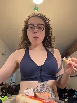 Snapshot of ladyturtle chatting on March 25, 2026, 3:29 pm ladyturtle online show from March 25, 2026, 3:29 pm