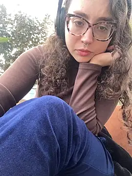 Snapshot of ladyturtle chatting on March 31, 2026, 1:33 pm ladyturtle online show from March 31, 2026, 1:33 pm