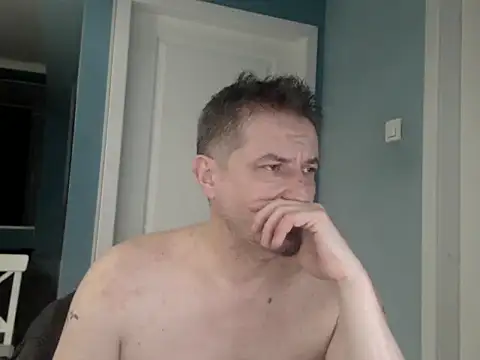 MisterFaithRO online show from April 15, 2026, 11:27 pm