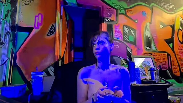 Snapshot of TheDaisyChaos chatting on February 25, 2025, 4:57 am TheDaisyChaos online show from February 25, 2025, 4:57 am