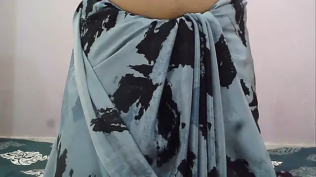 Snapshot of HotyRose chatting on November 4, 2025, 5:01 pm HotyRose online show from November 4, 2025, 5:01 pm