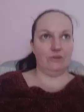 Snapshot of BustyLadyAlma chatting on May 17, 2026, 6:44 am BustyLadyAlma online show from May 17, 2026, 6:44 am