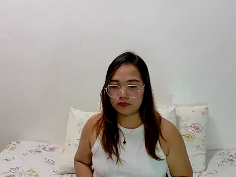 Snapshot of BURBERRY69 chatting on July 6, 2026, 12:57 pm BURBERRY69 online show from July 6, 2026, 12:57 pm