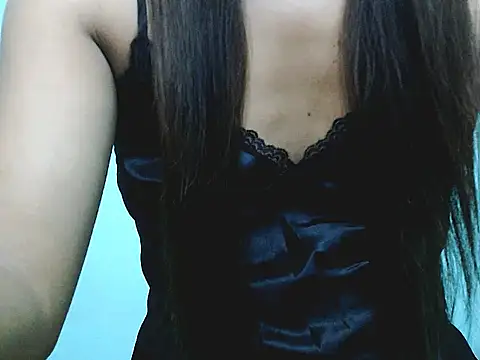 nica20 online show from November 19, 2025, 1:44 pm