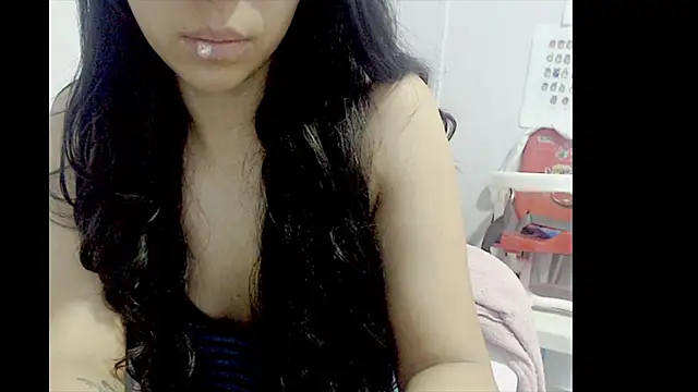 lizztaylor535 online show from March 3, 2025, 3:42 pm