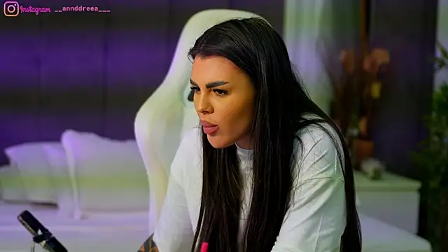 perfectt33n online show from October 6, 2025, 3:31 pm