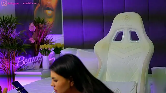 perfectt33n online show from November 12, 2025, 4:18 pm