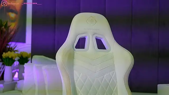 perfectt33n online show from November 21, 2025, 5:44 pm