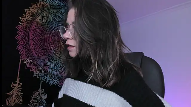 Snapshot of HazelKush chatting on January 10, 2025, 2:25 am HazelKush online show from January 10, 2025, 2:25 am