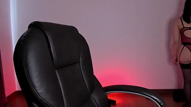 HazelKush online show from October 2, 2025, 7:21 pm