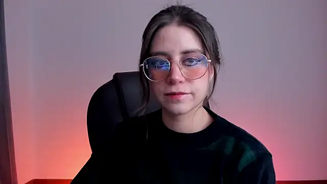 HazelKush online show from November 18, 2025, 9:52 pm