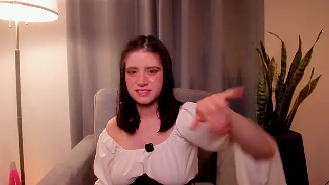 HazelKush online show from February 9, 2026, 10:58 pm