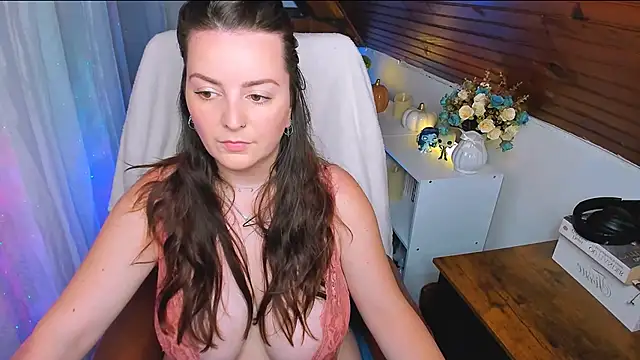 Snapshot of ErinMarshall chatting on July 8, 2026, 8:30 am ErinMarshall online show from July 8, 2026, 8:30 am