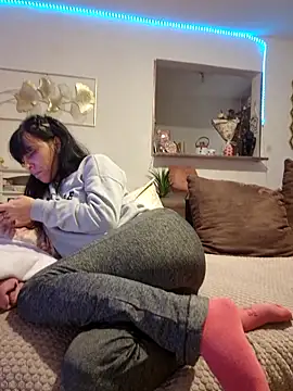 misscectito13 online show from March 21, 2025, 1:45 pm