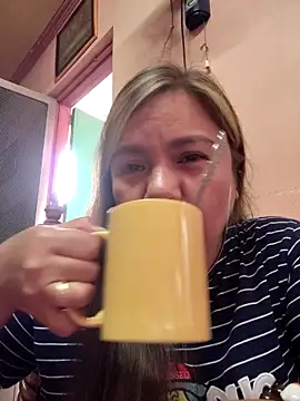 ambersmile online show from November 23, 2025, 1:49 am