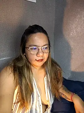 ambersmile online show from March 22, 2026, 9:51 pm